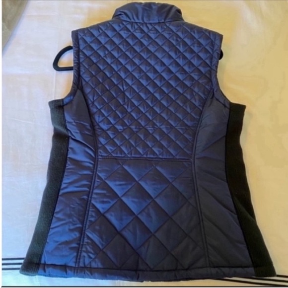 Women’s Navy Andrew Marc Quilted Zip Up Vest Size Medium - Picture 7 of 9